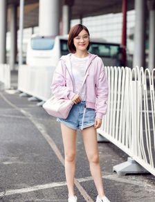 袁姍姍巴黎時裝周少女造型引熱議，床上用品互動增添溫暖